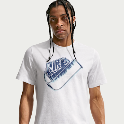 Nike Sportswear T-Shirt. Nike UK